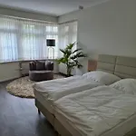 Am Schlosspark * باد بينثيم